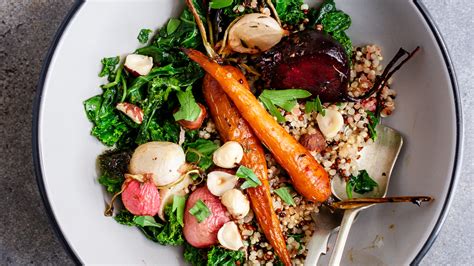 How does Crunchy Hazelnuts fit into your Daily Goals - calories, carbs, nutrition