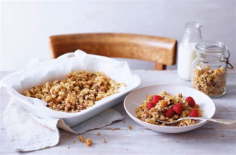 How does Crunchy Oats & Honey Granola Bar fit into your Daily Goals - calories, carbs, nutrition
