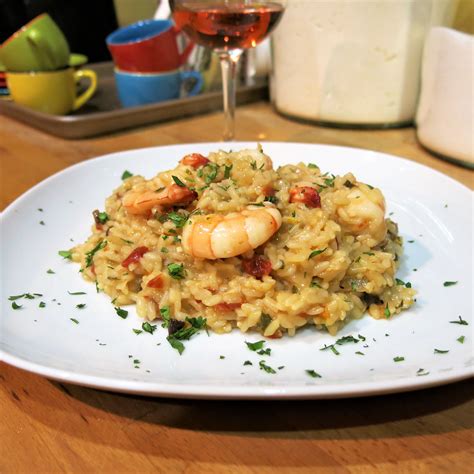 How does Cuban Seafood Risotto fit into your Daily Goals - calories, carbs, nutrition