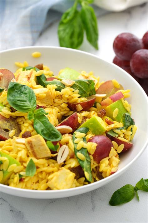 How does Curried Apple Orzo fit into your Daily Goals - calories, carbs, nutrition