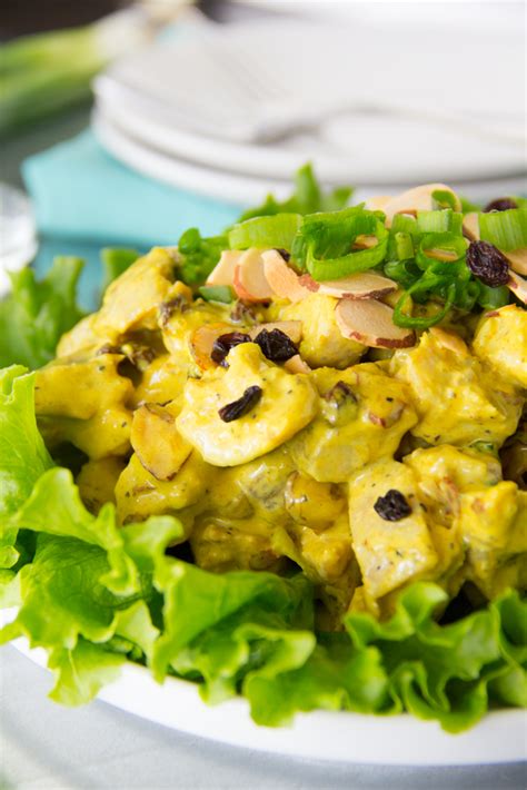 How does Curried Chicken Salad-lg fit into your Daily Goals - calories, carbs, nutrition