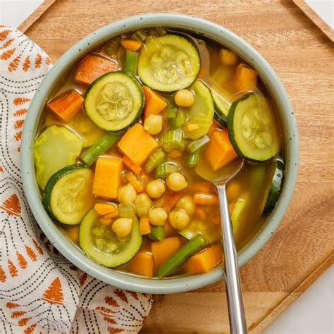 How does Curried Vegetable Soup fit into your Daily Goals - calories, carbs, nutrition