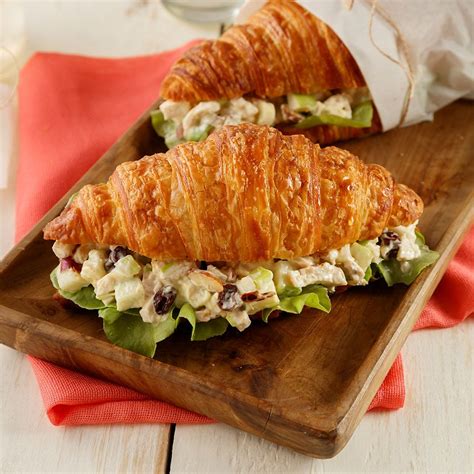 How does Curry Chicken Salad Croissant fit into your Daily Goals - calories, carbs, nutrition