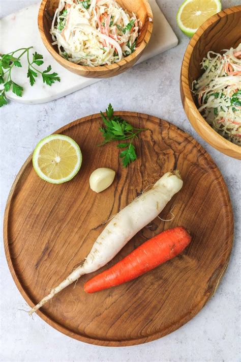 How does Daikon Cilantro Slaw (66935.0) fit into your Daily Goals - calories, carbs, nutrition