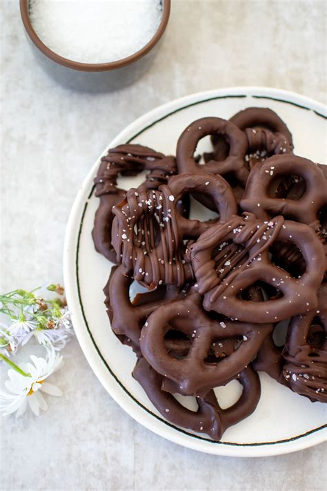 How does Dark Chocolate Covered Pretzels (82656.1) fit into your Daily Goals - calories, carbs, nutrition