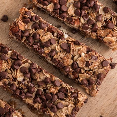 How does Dark Chocolate Granola Bar fit into your Daily Goals - calories, carbs, nutrition