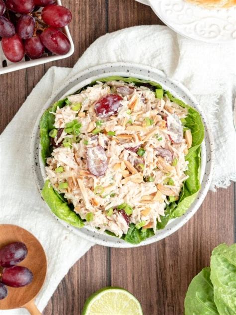 How does Deli Chicken Salad (LF) fit into your Daily Goals - calories, carbs, nutrition