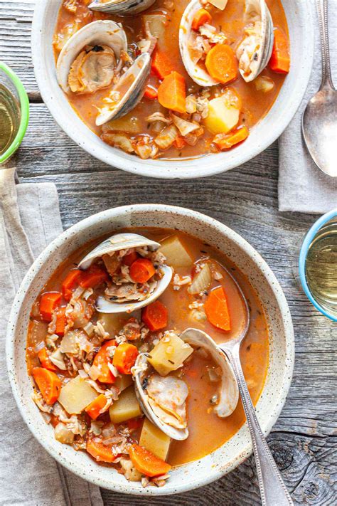 How does Deluxe Manhattan Clam Chowder fit into your Daily Goals - calories, carbs, nutrition