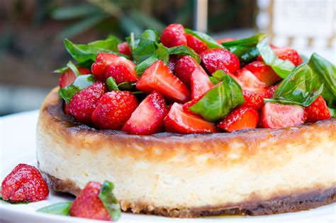 How does Dessert Bar Strawberry Basil Cheesecake HP SLC=4x8 fit into your Daily Goals - calories, carbs, nutrition