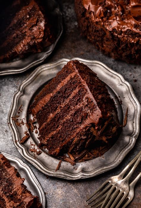 How does Devil's Food Cake Slice fit into your Daily Goals - calories, carbs, nutrition