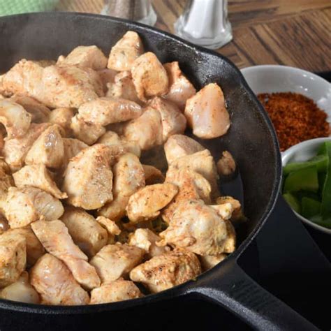 How does Diced Chicken fit into your Daily Goals - calories, carbs, nutrition