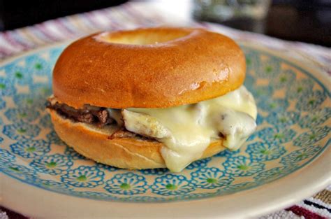 How does Dijon Roast Beef Bagel Sandwich fit into your Daily Goals - calories, carbs, nutrition