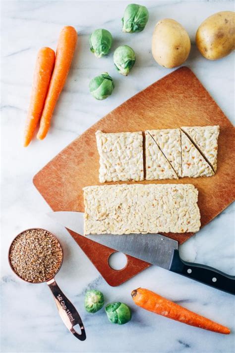 How does Dijon and Balsamic Grilled Tempeh fit into your Daily Goals - calories, carbs, nutrition