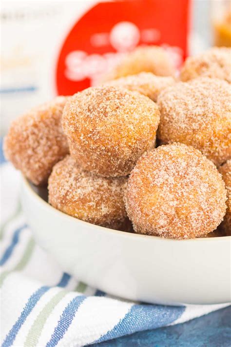 How does Donut Holes, Cinnamon Sugar (Bostwick) fit into your Daily Goals - calories, carbs, nutrition