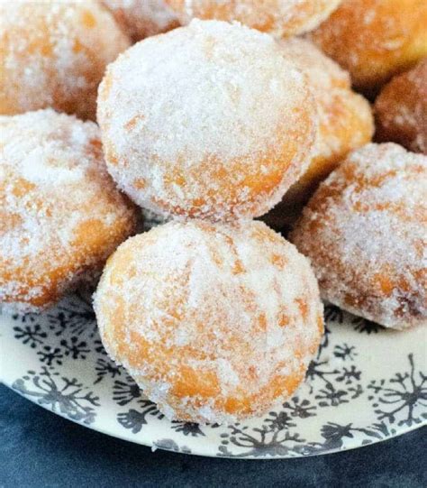 How does Donut Holes, Powdered Sugar (Bostwick) fit into your Daily Goals - calories, carbs, nutrition