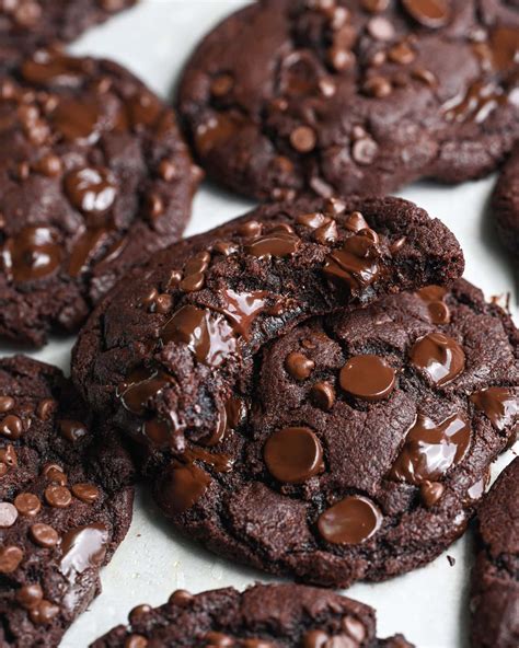 How does Double Chocolate Chip Cookies - Large fit into your Daily Goals - calories, carbs, nutrition