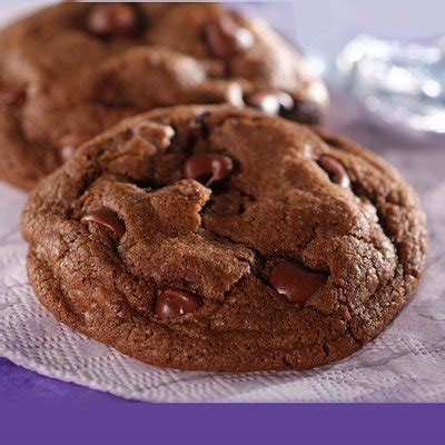 How does Double Chocolate Chunky Dream Cookie fit into your Daily Goals - calories, carbs, nutrition