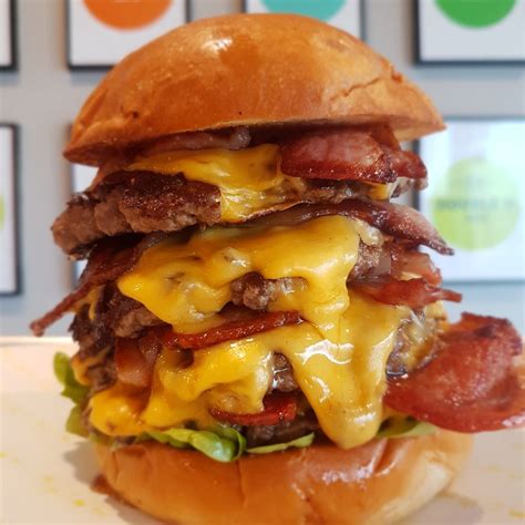 How does Double D Burger fit into your Daily Goals - calories, carbs, nutrition