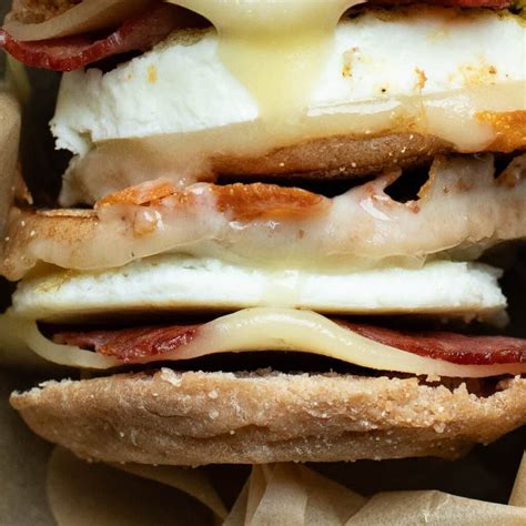 How does Egg White Turkey Swiss Muffin (41812.3) fit into your Daily Goals - calories, carbs, nutrition