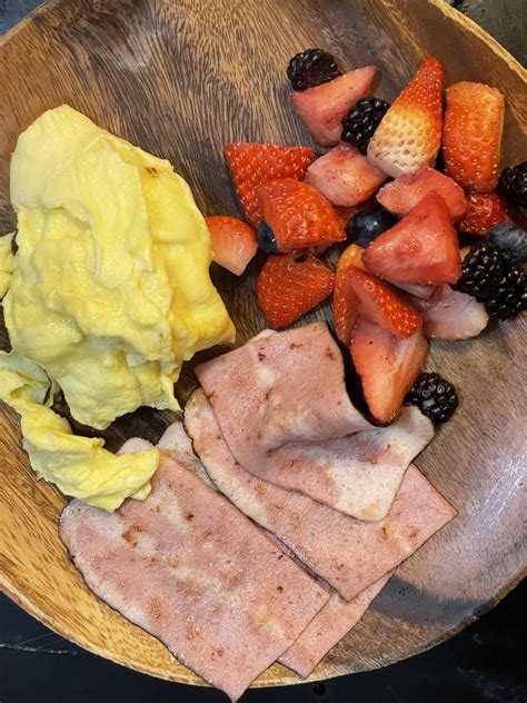 How does Egg White and Turkey Bacon fit into your Daily Goals - calories, carbs, nutrition