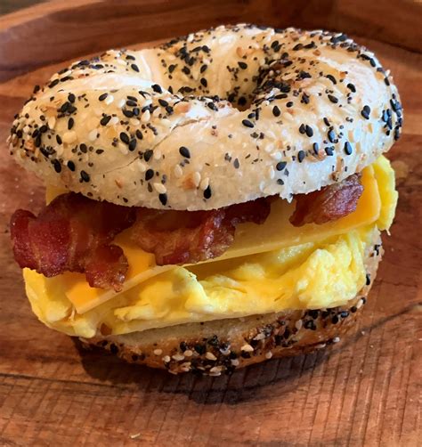 How does Egg and Canadian Bacon Bagel (44582.0) fit into your Daily Goals - calories, carbs, nutrition