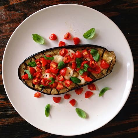 How does Eggplant Caprese Fold fit into your Daily Goals - calories, carbs, nutrition