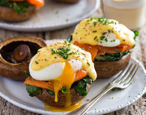 How does Eggs Florentine Artisan Mini fit into your Daily Goals - calories, carbs, nutrition