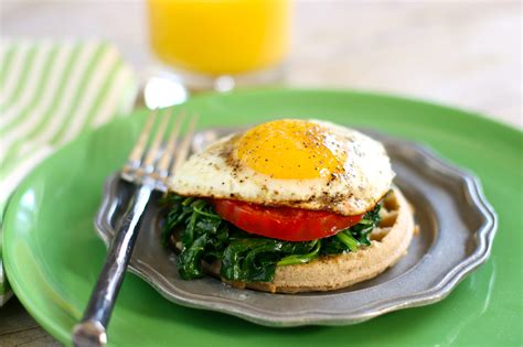 How does Eggs Florentine fit into your Daily Goals - calories, carbs, nutrition