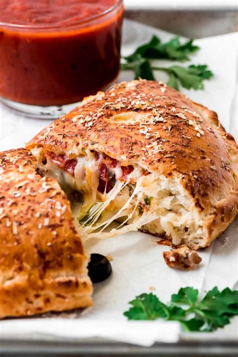 How does El Diavolo Calzone fit into your Daily Goals - calories, carbs, nutrition