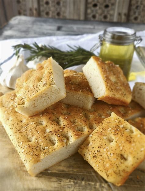 How does Elements - Garlic and Herb Focaccia fit into your Daily Goals - calories, carbs, nutrition