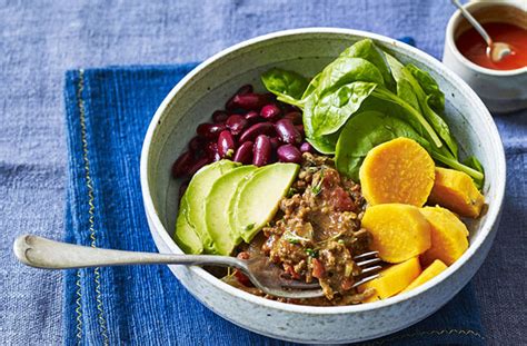 How does Elements - Jamaican Spiced Beef Broth Bowl fit into your Daily Goals - calories, carbs, nutrition