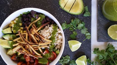 How does Elements - Mexi Cali Spicy Chicken Greens Bowl fit into your Daily Goals - calories, carbs, nutrition