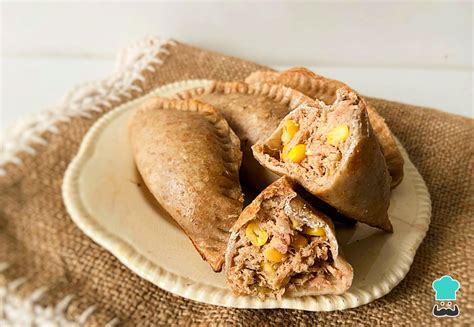 How does Empanadillas fit into your Daily Goals - calories, carbs, nutrition