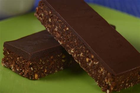 How does Energy Bar - Chocolate Nut Roll fit into your Daily Goals - calories, carbs, nutrition