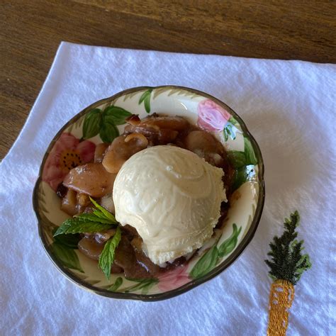 How does Escalloped Apples fit into your Daily Goals - calories, carbs, nutrition