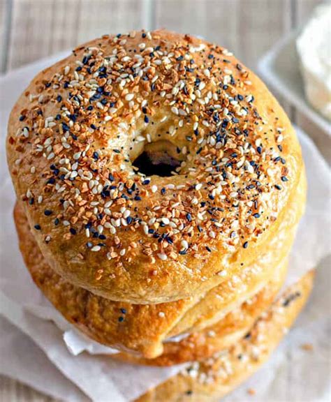 How does Everything Bagel (63651.2) fit into your Daily Goals - calories, carbs, nutrition