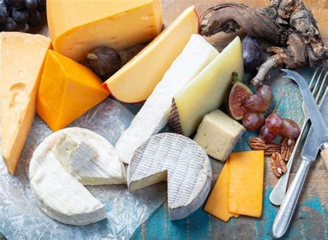 How does Extra Cheese fit into your Daily Goals - calories, carbs, nutrition