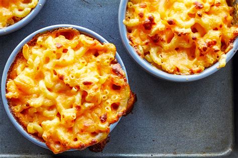 How does Extra Crusty Macaroni & Cheese fit into your Daily Goals - calories, carbs, nutrition