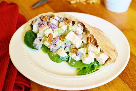 How does FIT Chicken Salad Pita fit into your Daily Goals - calories, carbs, nutrition