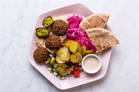 How does Falafels fit into your Daily Goals - calories, carbs, nutrition