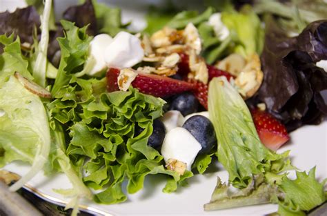 How does Field Greens Salad (56902.10) fit into your Daily Goals - calories, carbs, nutrition