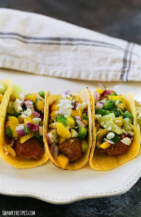 How does Fish Street Tacos fit into your Daily Goals - calories, carbs, nutrition