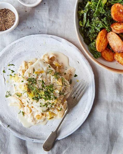 How does Fish in a Bag - Cod and Fennel fit into your Daily Goals - calories, carbs, nutrition