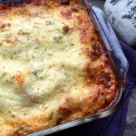 How does Five Cheese Lasagna fit into your Daily Goals - calories, carbs, nutrition