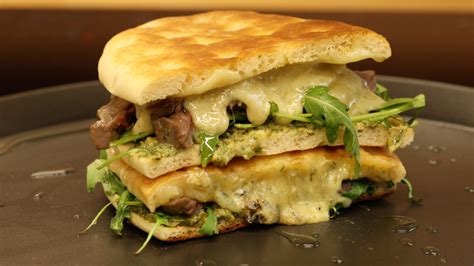 How does Flank Steak on Focaccia fit into your Daily Goals - calories, carbs, nutrition