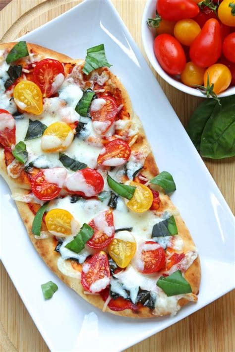 How does Flatbread Margherita Pizza fit into your Daily Goals - calories, carbs, nutrition