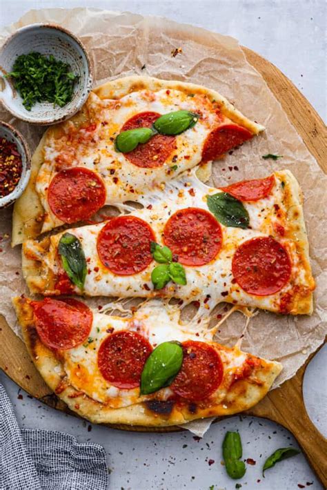 How does Flatbread Mixed Pepper Pizza fit into your Daily Goals - calories, carbs, nutrition