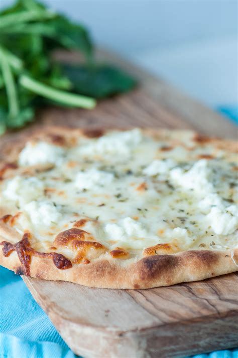 How does Flatbread Pizza fit into your Daily Goals - calories, carbs, nutrition