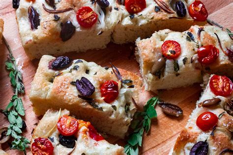 How does Focaccia kip-dragon-citrussalade fit into your Daily Goals - calories, carbs, nutrition