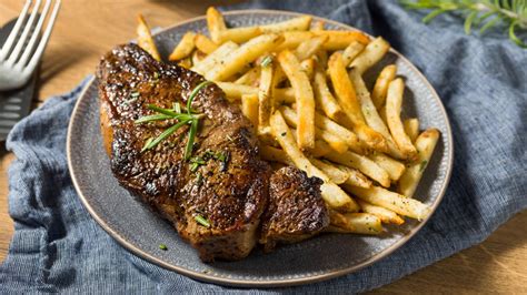 How does French Fries Steak Cut 7 oz fit into your Daily Goals - calories, carbs, nutrition